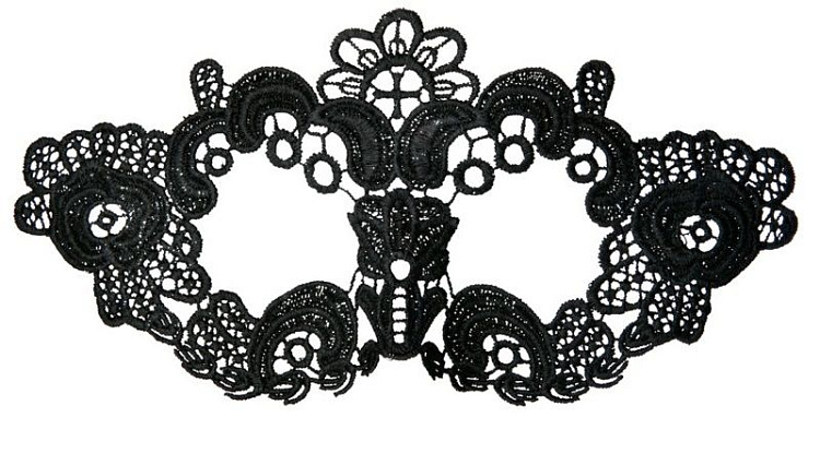 Нитяная маска с цветами