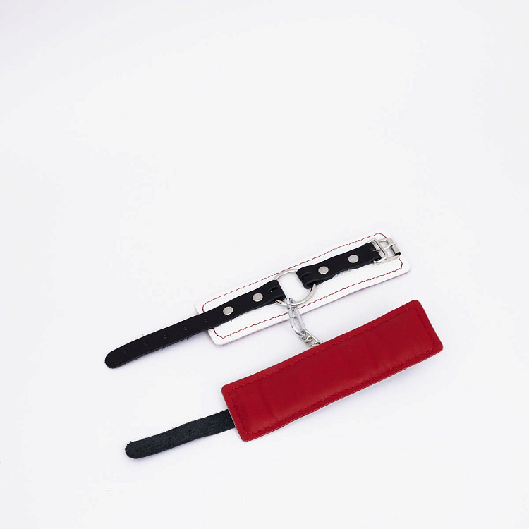 Бело-красные кожаные наручники