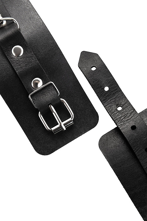 Черные однослойные наручники из натуральной кожи с цепочкой