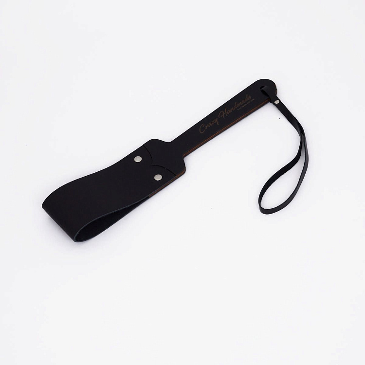 Черный кожаный паддл с деревянной ручкой - 34 см.