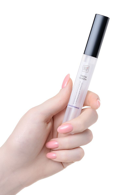 Возбуждающий блеск для губ Snow queen с охлаждающим эффектом и ароматом черной смородины - 5 мл.