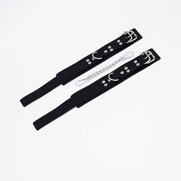 Черные кожаные оковы с регулируемыми ремешками