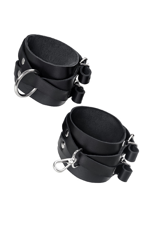 Черные кожаные оковы с двумя перекрёстными ремешками