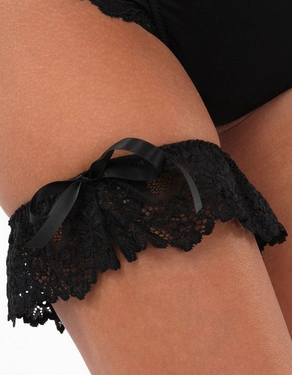 Кружевная подвязка с бантиком из атласных ленточек