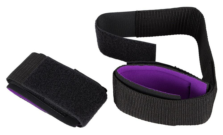 Черные манжеты на липучках для фиксации рук к бёдрам